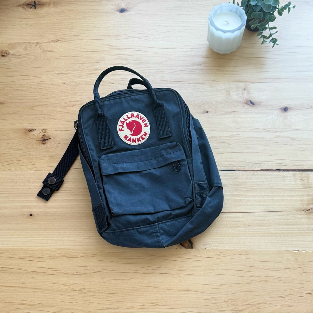 Fjallraven Kånken Black Mini Backpack